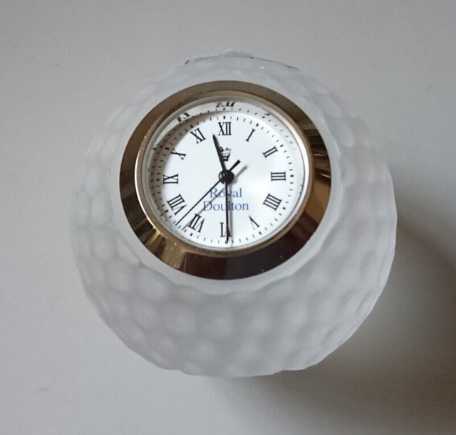 Royal Doulton Crystal Golf Ball Clock Paperweight Desk Clock in Arts & Collectibles in Oshawa / Durham Region - Image 3