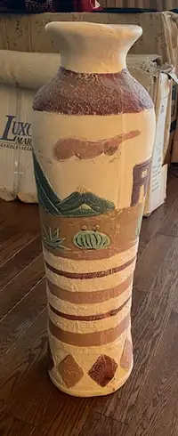 Standing Vase - Very Fancy  in NEW condition