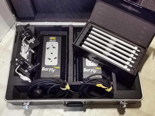 Kino Flo BarFly 200D Pro Video/Film Lighting Kit W/Extra Bulbs in Cameras & Camcorders in City of Toronto - Image 4