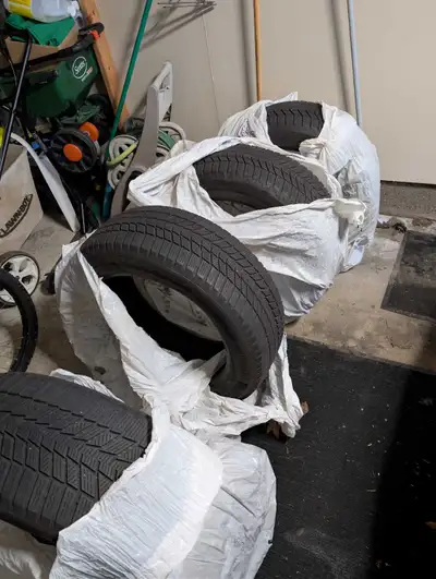 4 used winter tires for sale. Continental WinterContact SI Plus - 235 55 R 19 Around 6mm tread left....