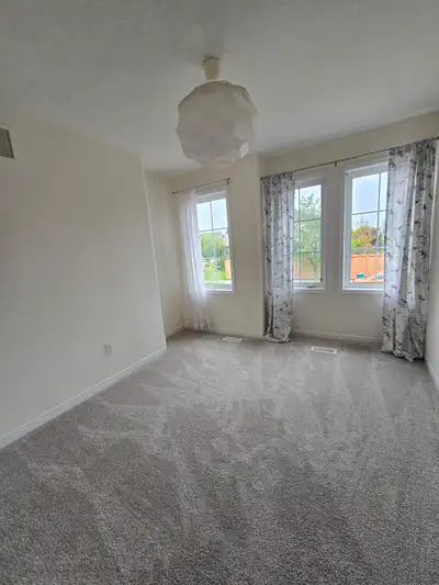 Room for Rent in brantford (Sharing/Private)