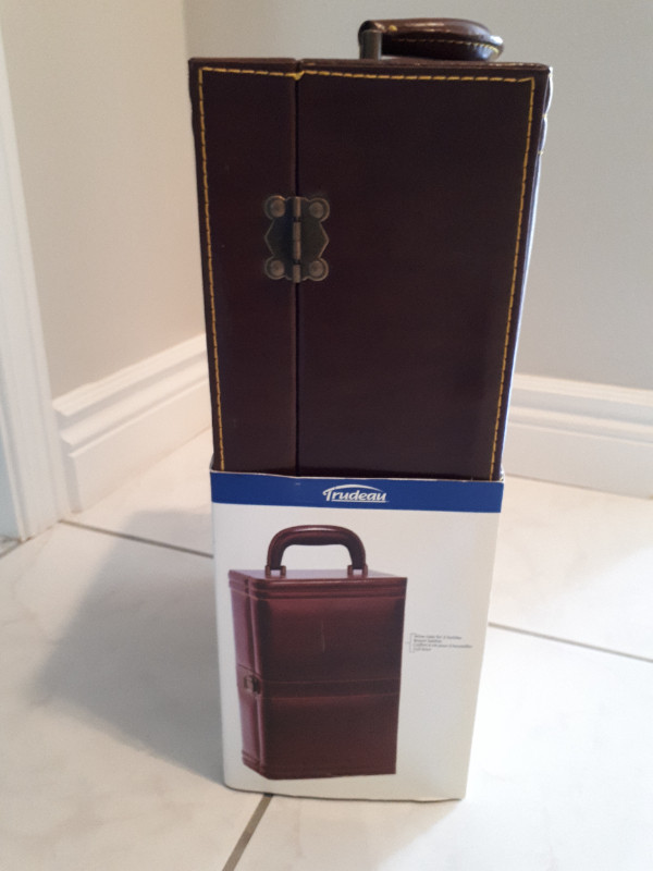Deluxe Leather Wine Travel Case in Kitchen & Dining Wares in Markham / York Region - Image 2