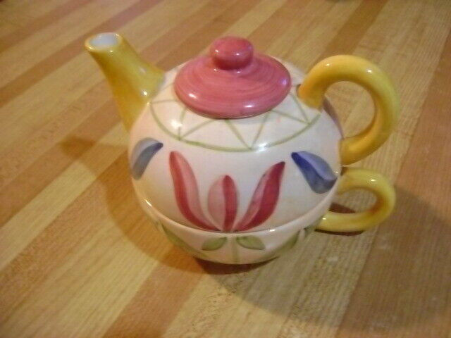 Vivo Hand Painted 3-Piece Tea Pot in Kitchen & Dining Wares in City of Toronto
