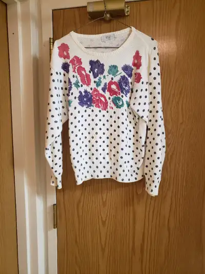WOMAN'S SWEATER, View more
