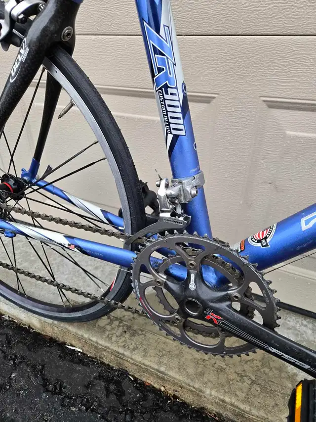 Trek 2200 ZR 9000 road bike  in Road in Barrie - Image 4