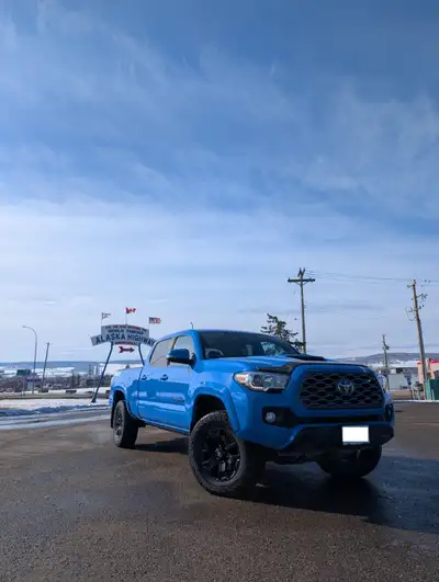 PRIVATE SALE Voodoo Blue, 6ft bed, 4x4, Moonroof, heated leather seats. 70Mai Front and Rear Dashcam...