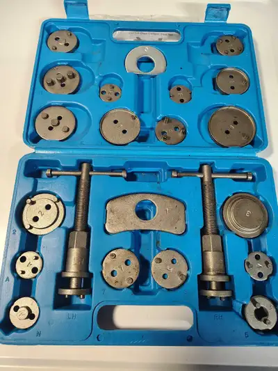 Brake Caliper Compression Tool Kit 22 pce. Great condition. Only used a couple of times