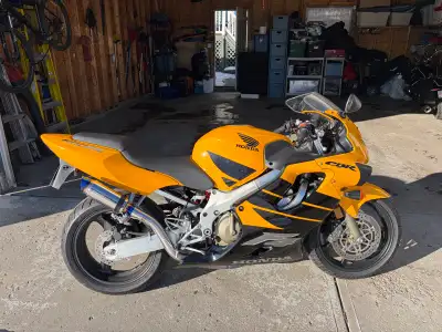 Beautiful 2000 F4 with only 8600km. Bike is an absolute missile. Recently came back from a shop havi...