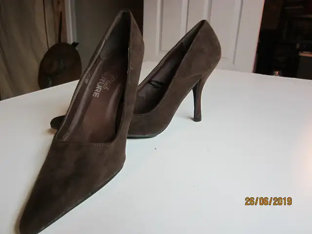 Souliers pour dame ,  ceintures , Sacoches , in Women's - Shoes in Laval / North Shore - Image 2