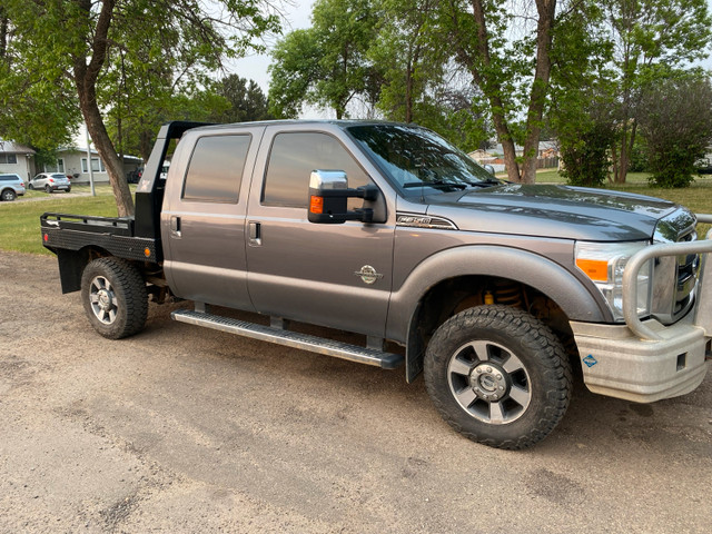 2011 f350 lariat  in Cars & Trucks in Edmonton - Image 2
