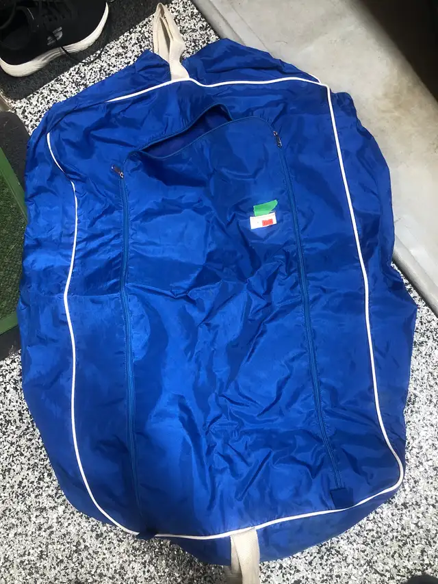 Sports bags in Other in Winnipeg - Image 2