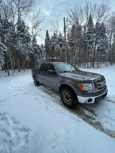 3.5 l , 6 speed auto, safety inspection until end of November, needs rocker panels, one owner, no ac...