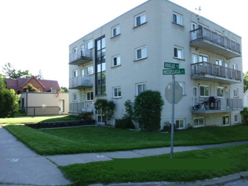 Roommate for 2 BR apartment near downtown Orillia Room Rentals