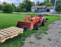 1999 Kubota B2400 HST