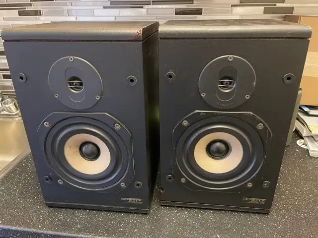 Heybrook bookshelf Point Five speakers in Speakers in Markham / York Region - Image 3