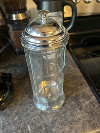 Retro straw dispenser 