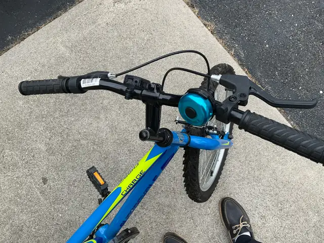 Kid’s 20 inch Bike in Kids in Stratford - Image 4