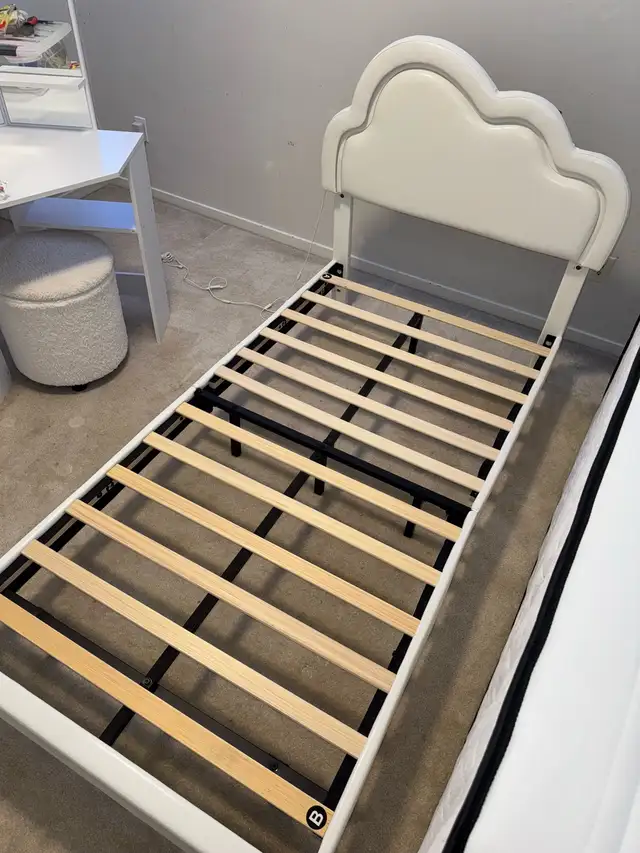 Twin Bedframe ans Mattress in Beds & Mattresses in Delta/Surrey/Langley - Image 3