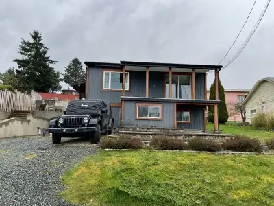 2 Bedroom Upper Suite Ocean View!