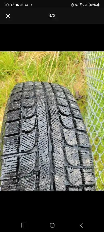 Like new used mabey 3 months off a land rover discovery 236/60 r18 winter tires 500 firm set of 4