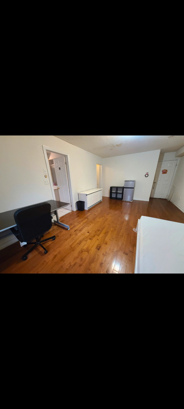 Superbig master bedroom at York U.Minutes Walk Finch west subway in Room Rentals & Roommates in City of Toronto