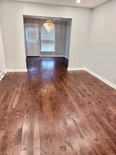 Welcome to this beautiful 3-bedroom, 3-bathroom full townhouse in the Mavis and Dundas Perfect for f...