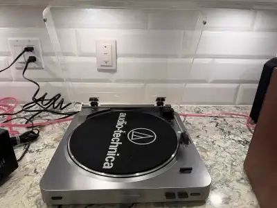 Audio-Technica turntable/ AT-LP60, View more