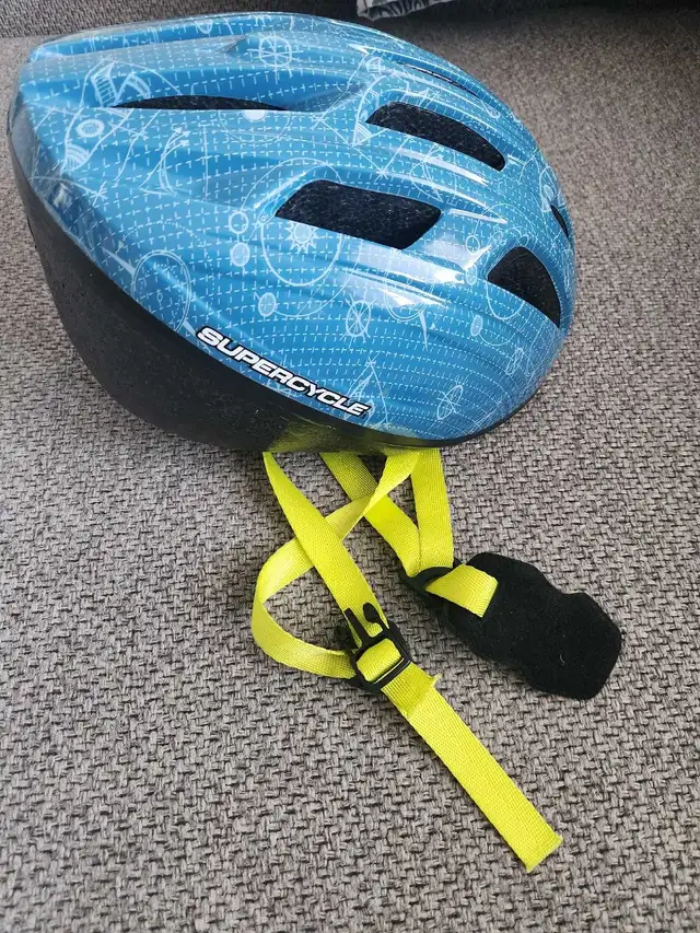 casque vélo enfant in Kids in Longueuil / South Shore - Image 2