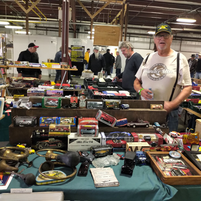 FLEA MARKET & CAR SHOWMay 25th & 26th, 2024 open at 8am rain or in Events in Kawartha Lakes - Image 2