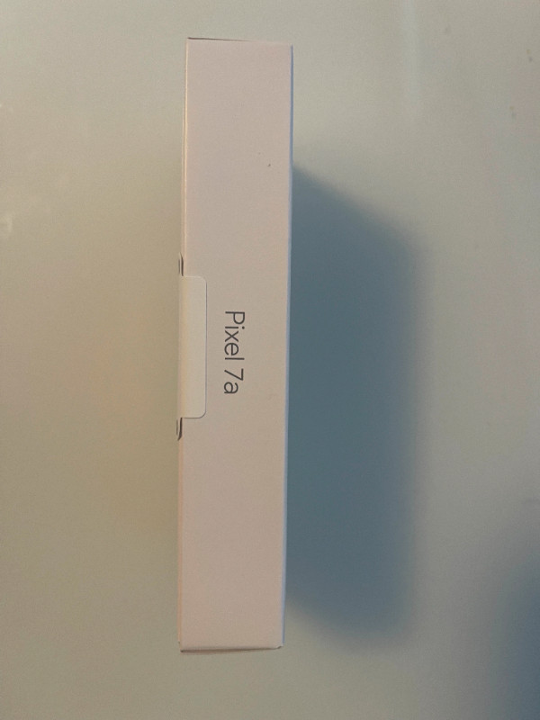 Google Pixel 7a 128 GB Charcoal - brand new unopened (Telus) in Cell Phones in Moose Jaw - Image 3
