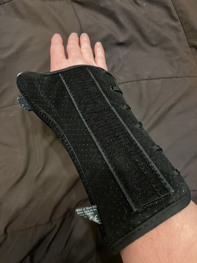 MedSpec Ryno Wrist and Thumb Support Brace  in Health & Special Needs in Edmonton - Image 3