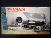 Sylvania USB Turntable with Radio/Table tournante radio USB