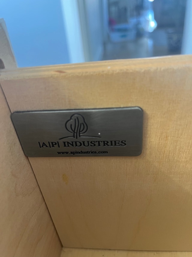 Bureau 6tiroirs blanc de marque AP en bois massif Commodes et armoires SaintHyacinthe Kijiji