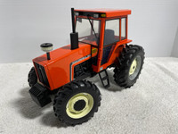 *SOLD* 1/16 ALLIS-CHALMERS 6080 Diesel Farm Toy Tractor
