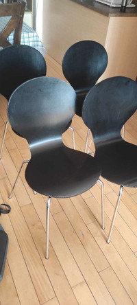 4 Structube chairs
