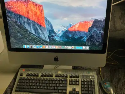 Apple iMac 24in Early 2009 8Gb, 1Tb works great, View more