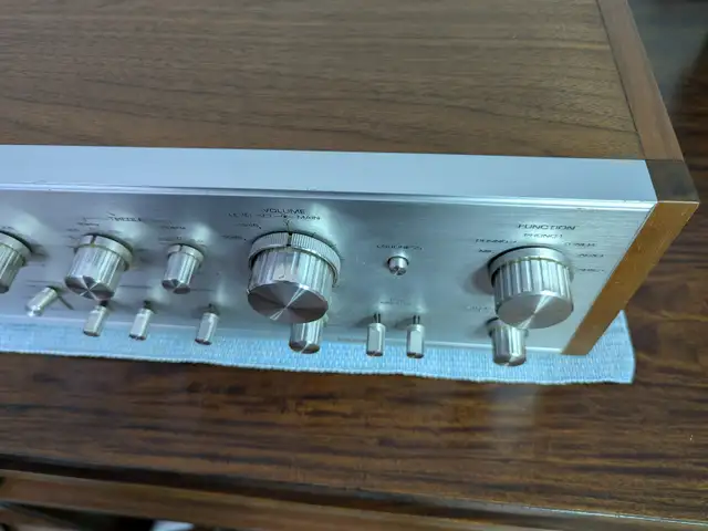 Vintage Pioneer 8100 integrated amplifier c. 1974 in Stereo Systems & Home Theatre in Calgary - Image 4