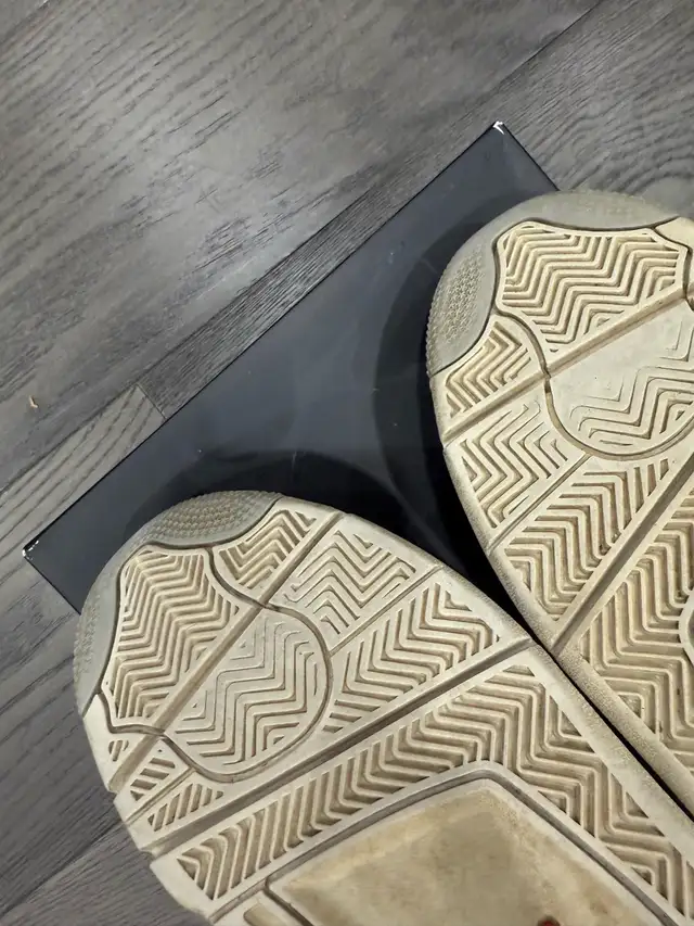 Jordan 4 Oreo in Men's Shoes in City of Toronto - Image 9