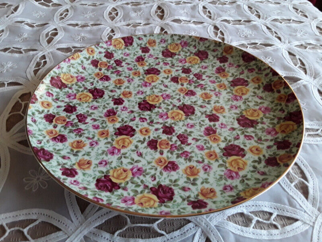 FINE PORCELAIN CAKE PLATE - ENGLISH CHINTZ  10" - NEW in Arts & Collectibles in City of Toronto - Image 2