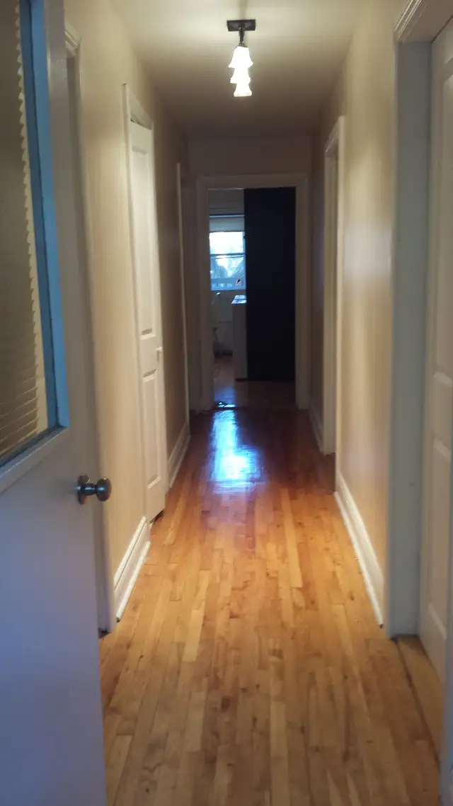 Two 5.5s (one 3-bed, one 2-bed) in the S-Ouest (Jolicoeur metro) in Long Term Rentals in City of Montréal - Image 16