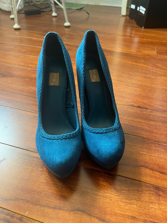 Blue Heels in Women's - Shoes in Oshawa / Durham Region - Image 2
