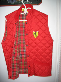 Veste matelassée sans  manches Ferrari authentique