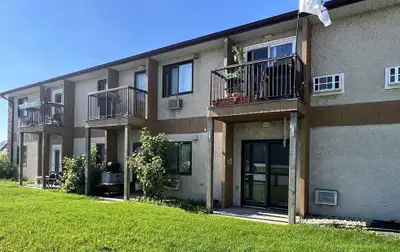 2 bed/1  bath condo in Lorette