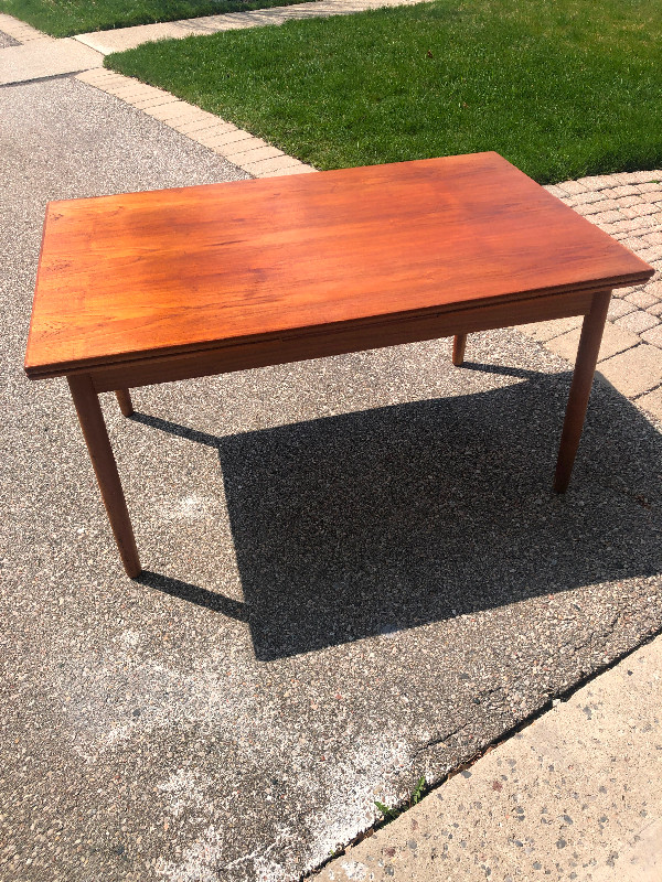Mid-Century Modern  Scandinavian teak dining table and 4 chairs in Dining Tables & Sets in Mississauga / Peel Region
