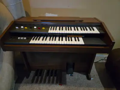 Yamaha Electric Organ. Works. No one uses is anymore. Asking $25.00 Must pick up in Hythe. Please ca...