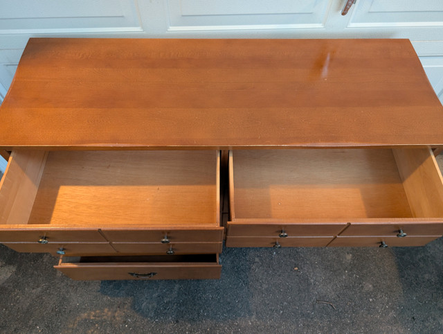 Vintage Long Wooden Dresser in Dressers & Wardrobes in Oakville / Halton Region - Image 4