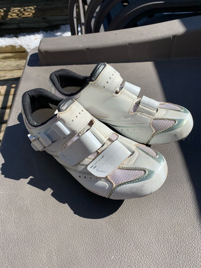 Women's Shimano WR42 spd-sl shoes in Clothing, Shoes & Accessories in Guelph - Image 2
