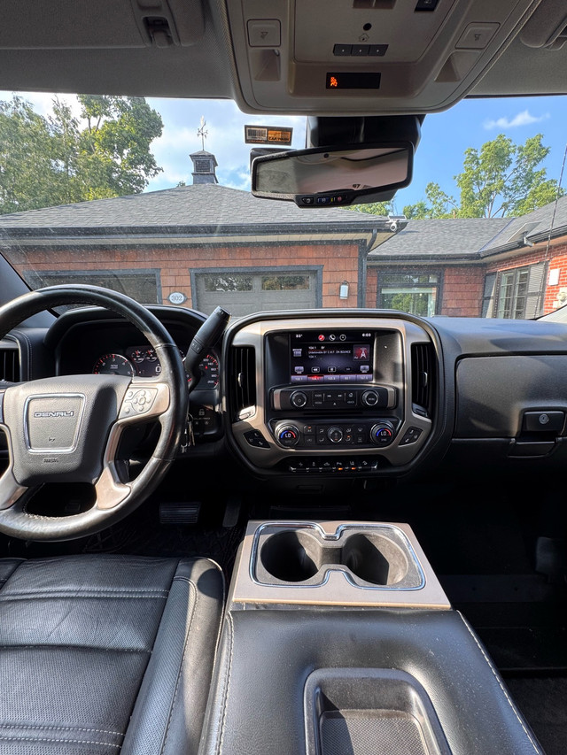 Wheelchair Accessible 2015 GMC Sierra Denali 6.2L V8 in Cars & Trucks in Barrie - Image 3