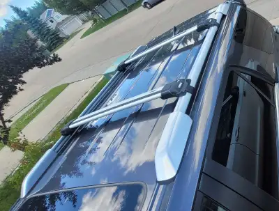 thule 7502b aeroblade edge (medium) for vehicles with raised rails low profile roof rack currently o...