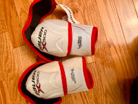 Bauer Vapor X900 hockey elbow pads